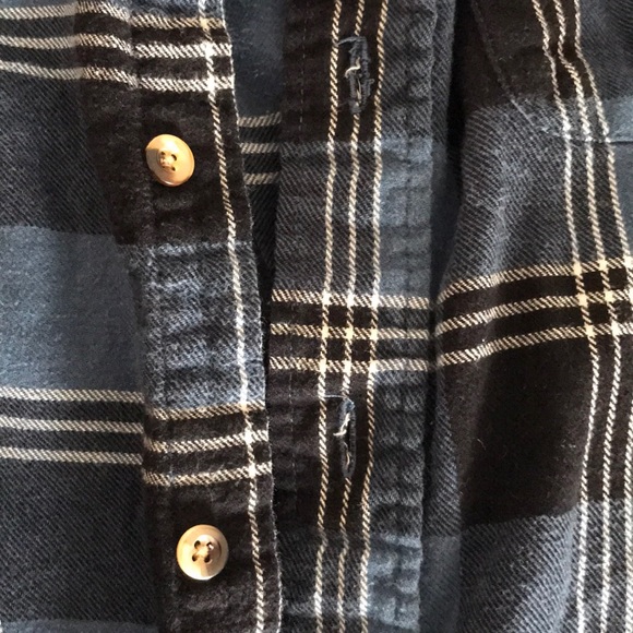 ⭐️FREE G.H. Bass Flannel - Picture 3 of 3